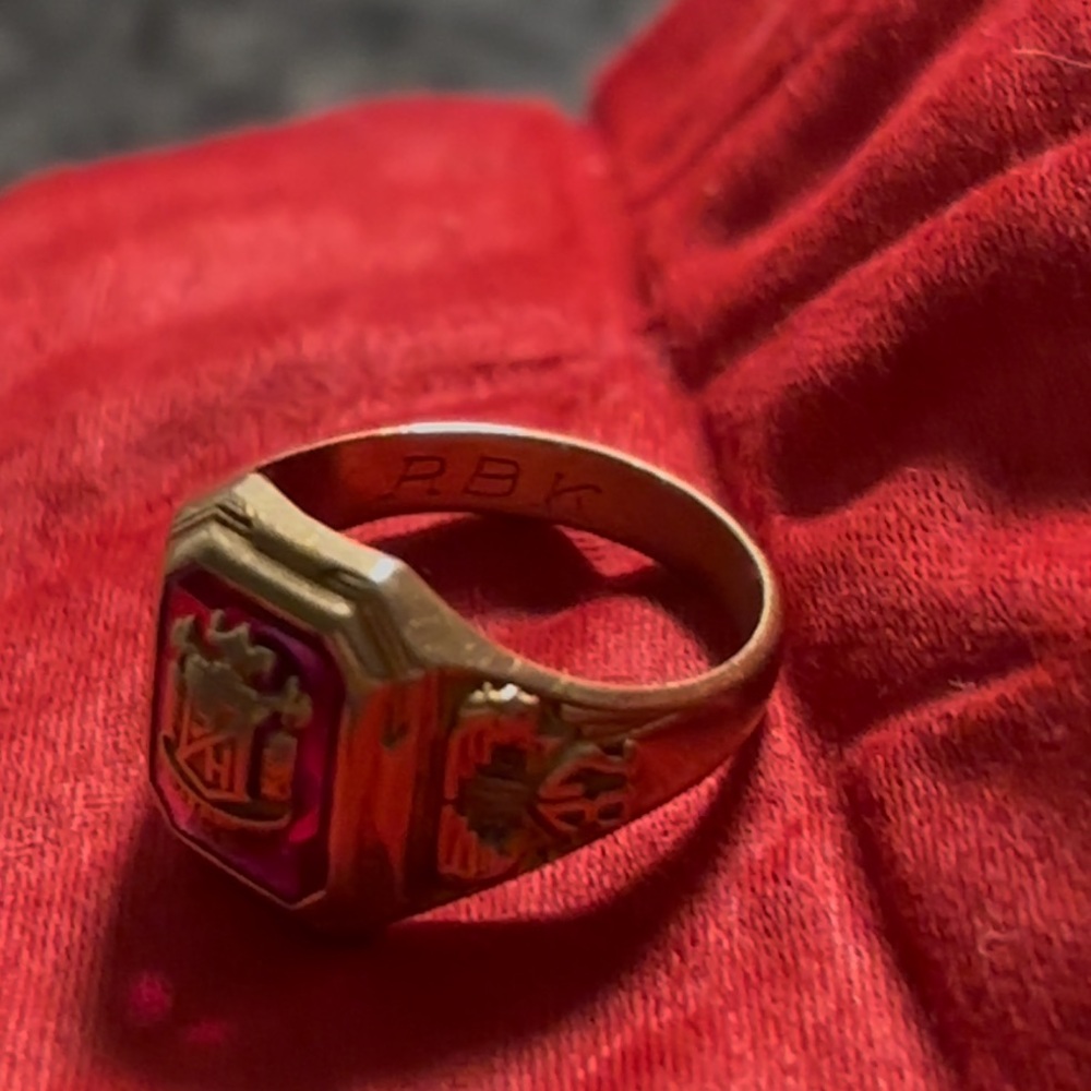 1937 10K Gold Elizabeth High School
Class Ring - 4.6 Grams - Not Scrap